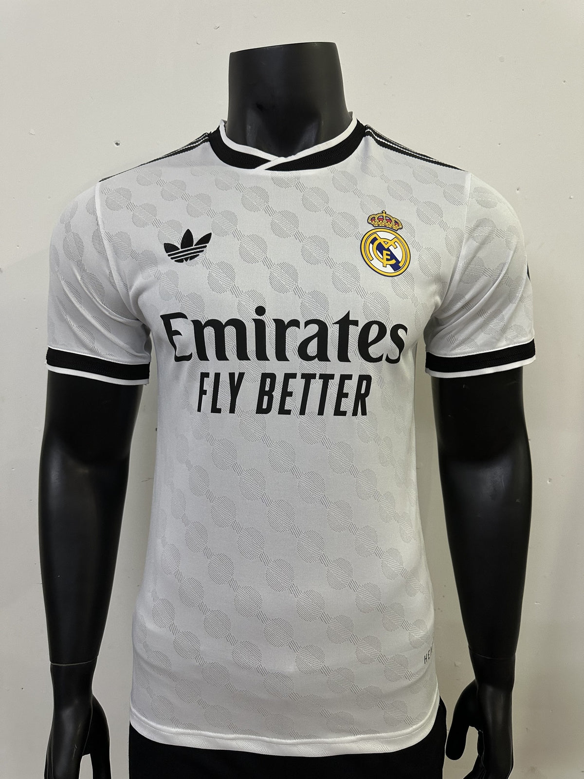 Real Madrid Player 25/26 White Special Edition Kit – image 1