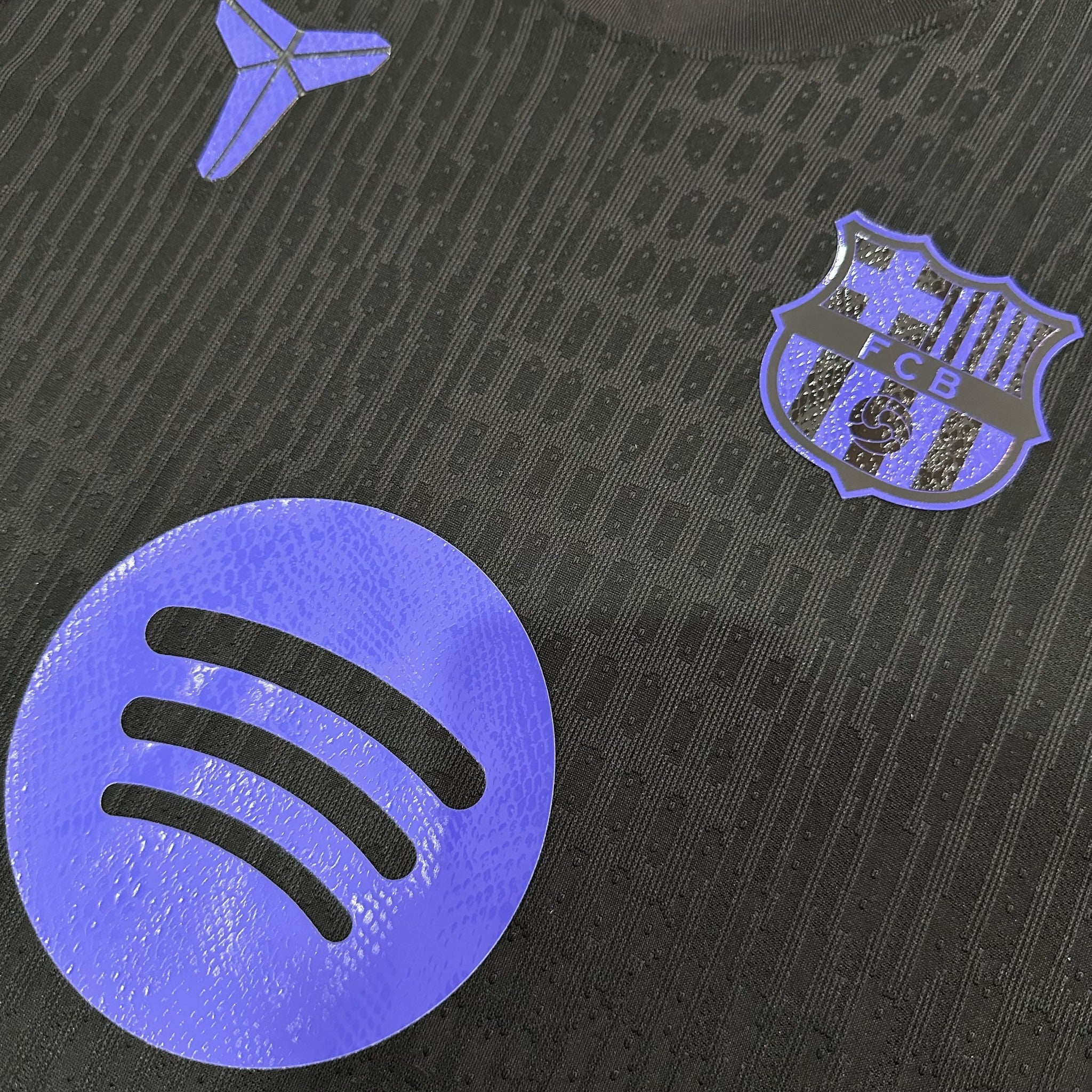 Barcelona Player 25/26 Away Purple Logo Kit – image 5