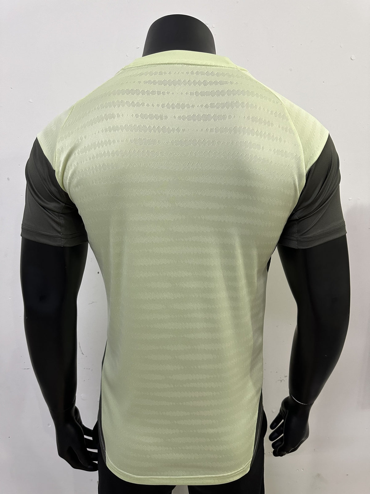 Real Madrid Player 25/26 Training Kit – image 2