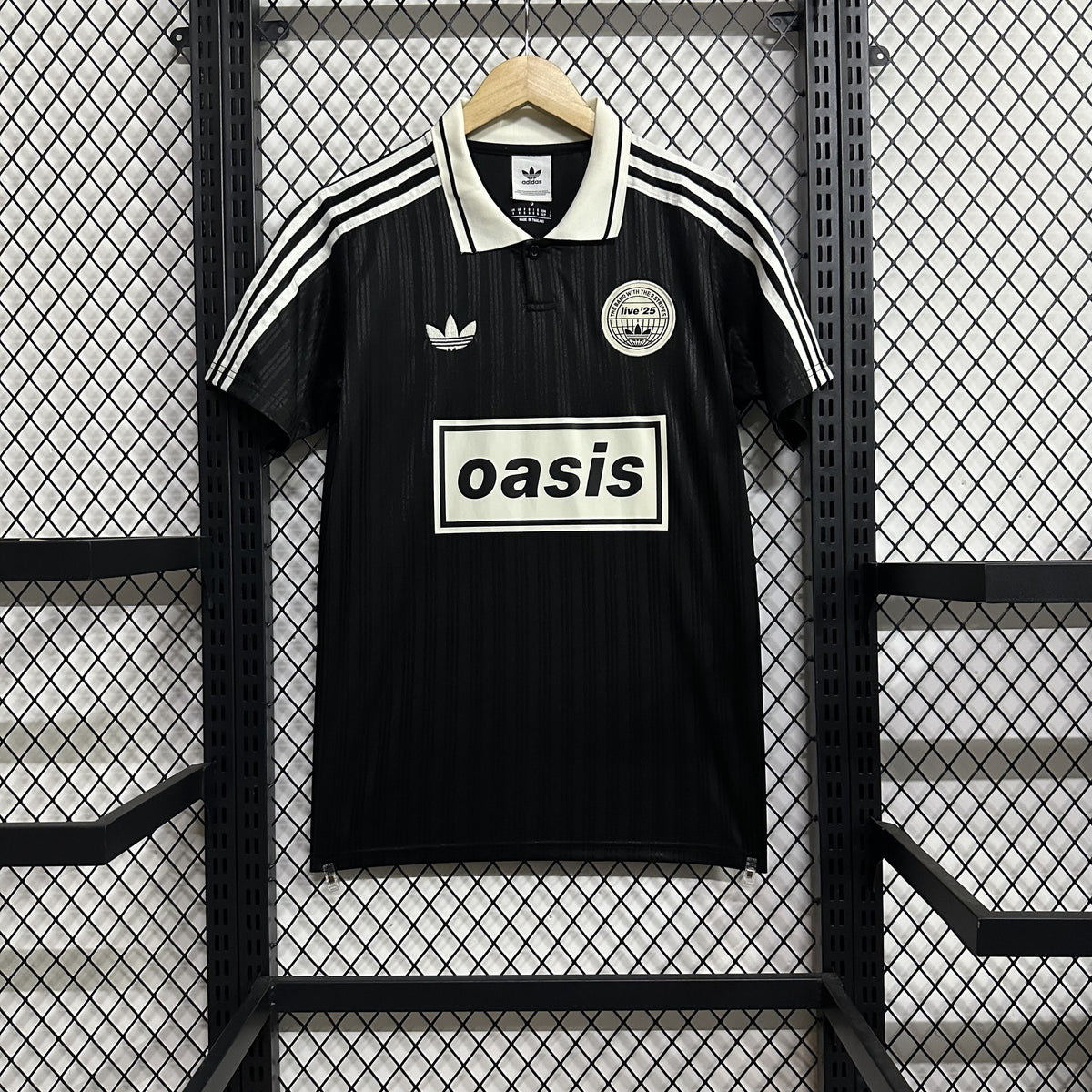 Manchester City 25/26 x Oasis Black Special Edition Kit – image 1
