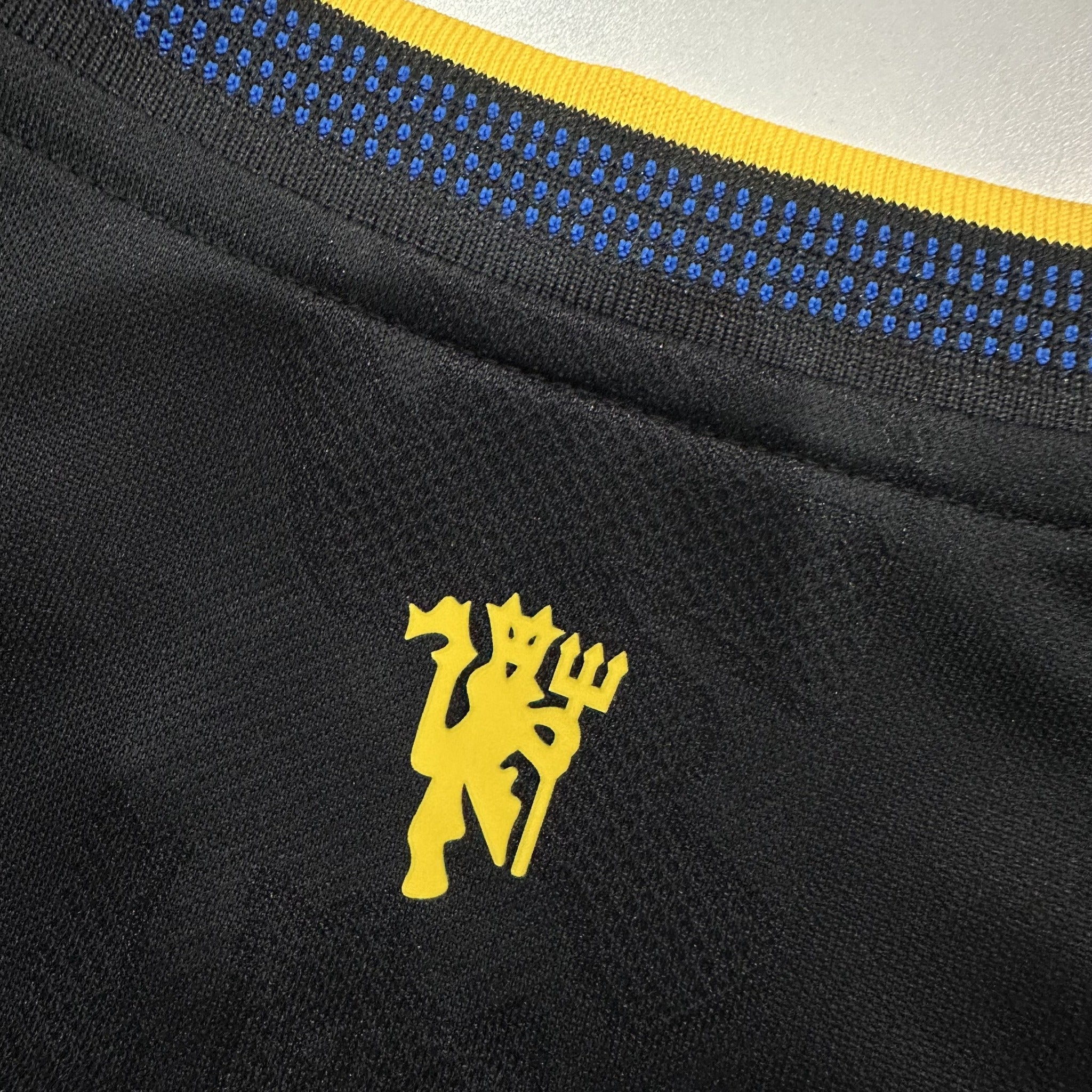 Manchester United Player 25/26 Third Long Sleeve Kit – image 9