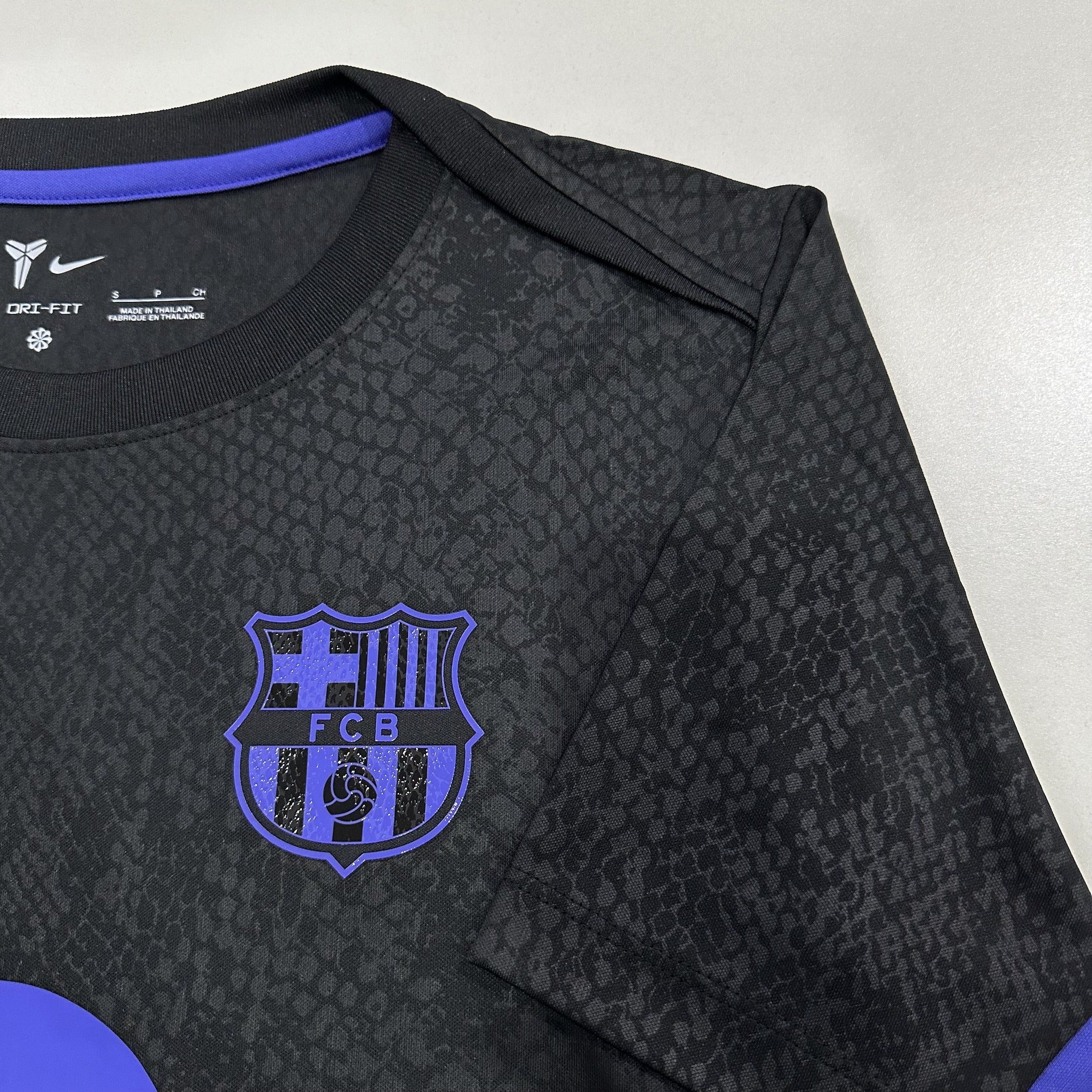 Barcelona 25/26 Black Training Kit – image 9
