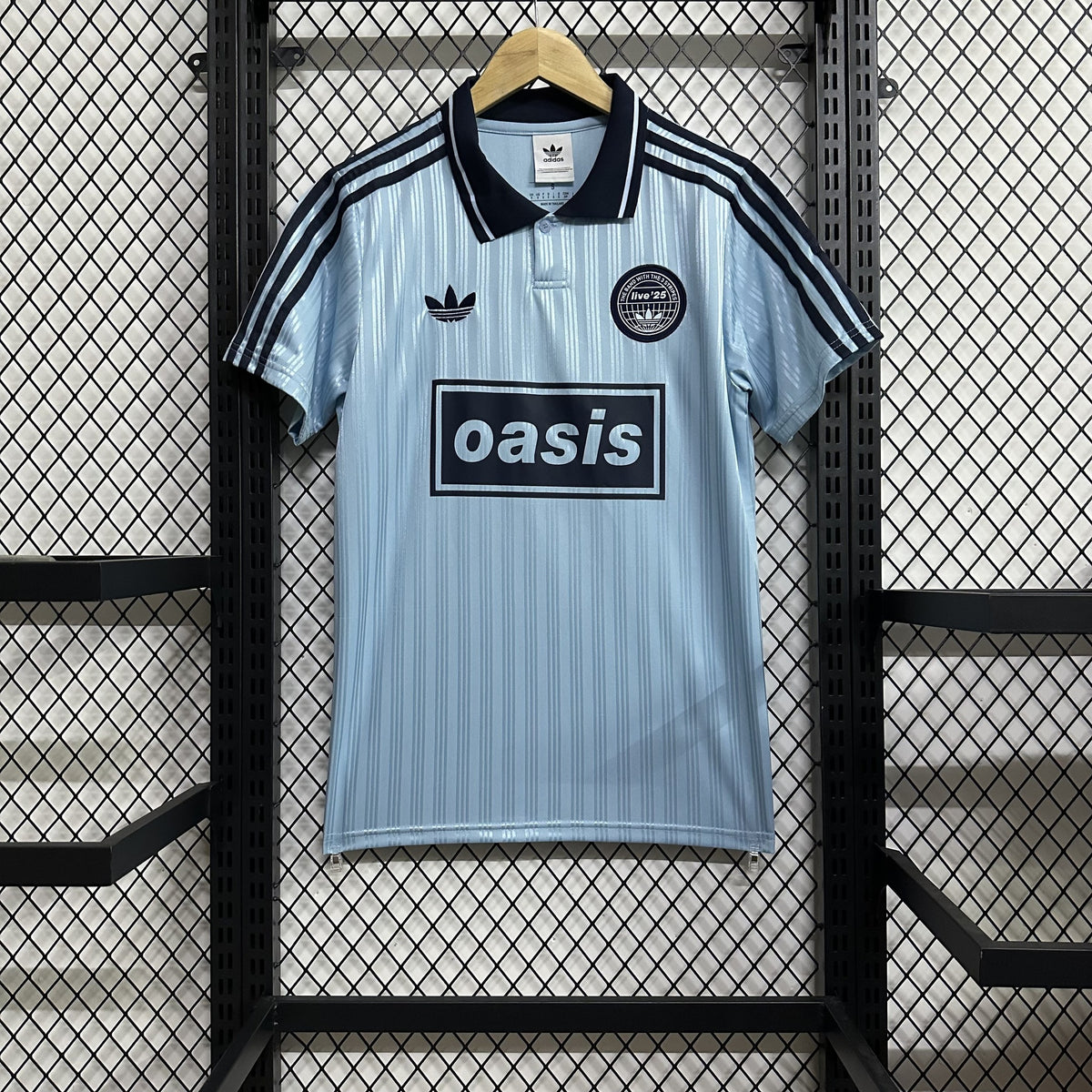 Manchester City 25/26 x Oasis Sky Blue Special Edition Kit – image 1