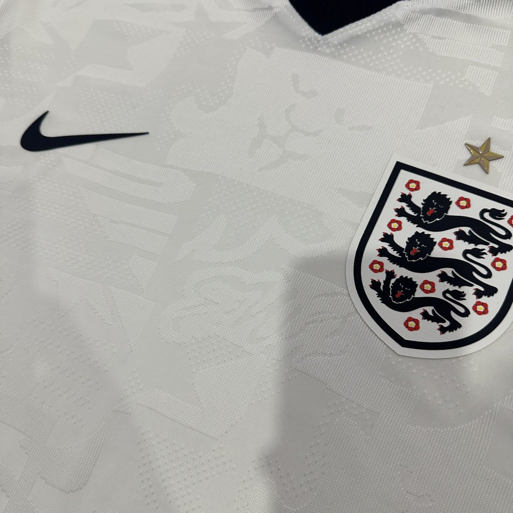 England Player 26/27 Home Long Sleeve Kit – image 5