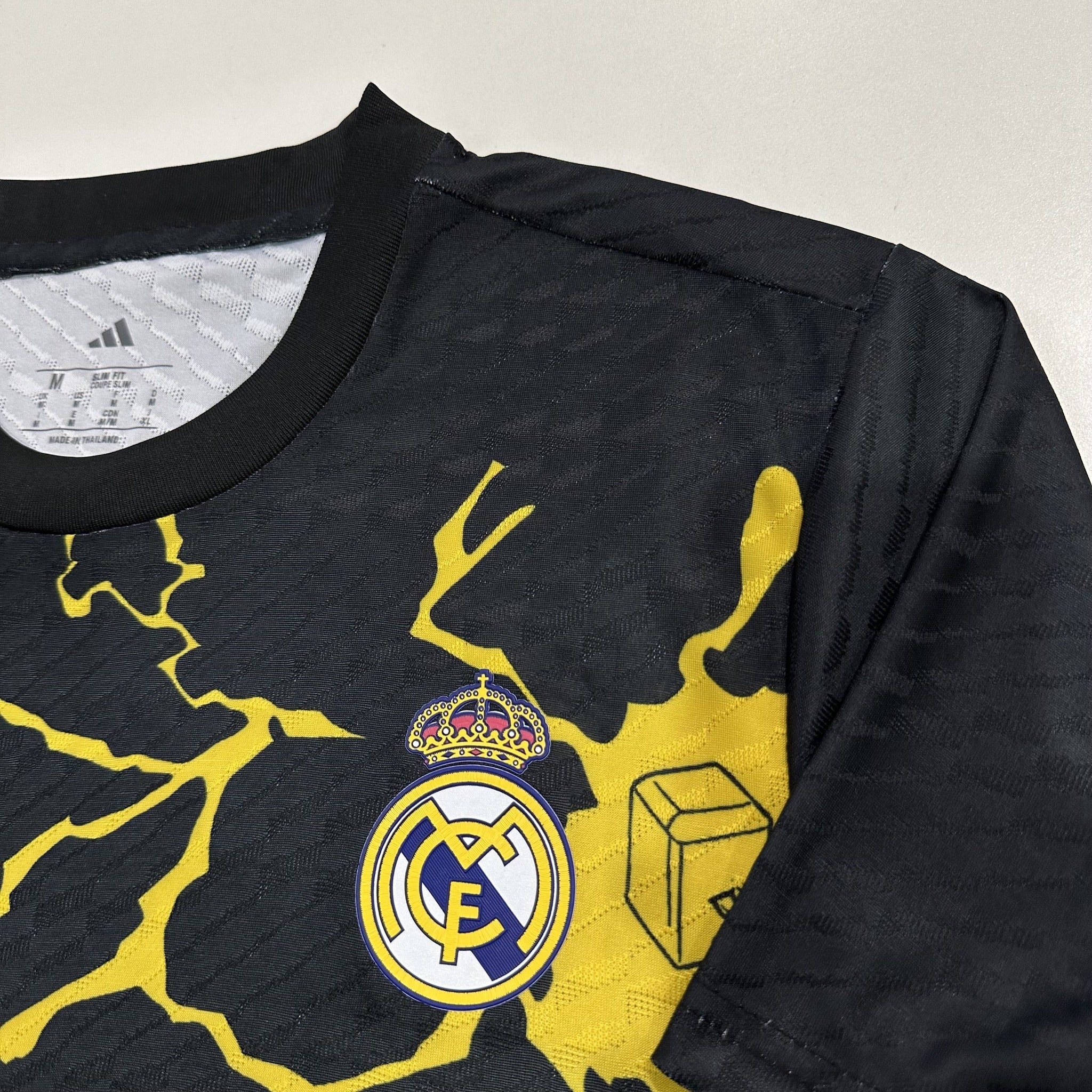 Real Madrid Player 25/26 Avengers Black Special Edition Kit – image 9