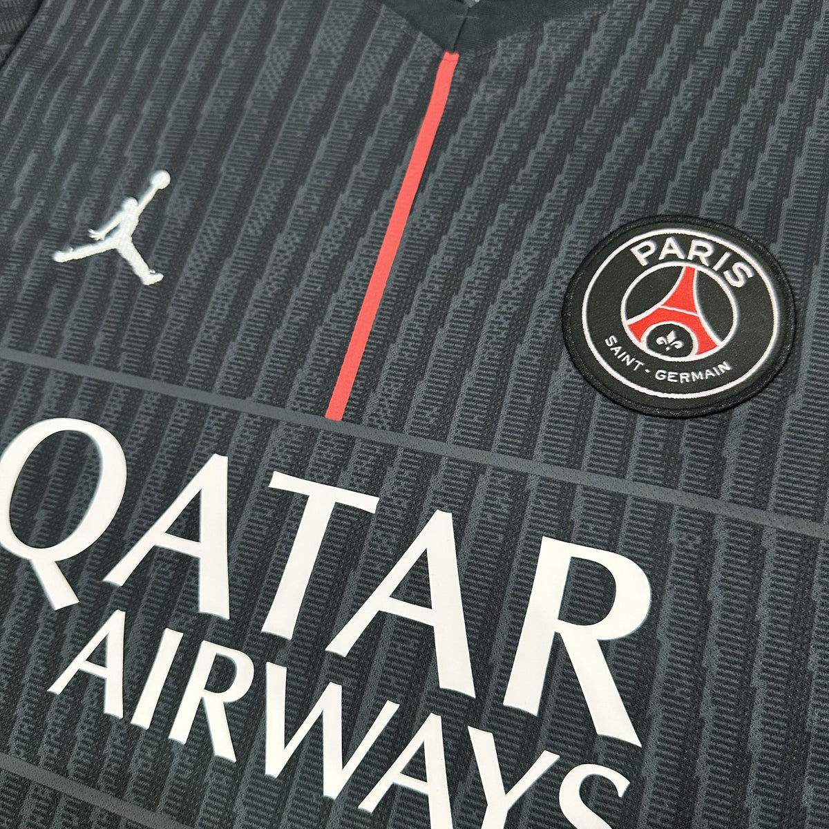Paris Saint-Germain 25/26 Fourth Kit – image 4