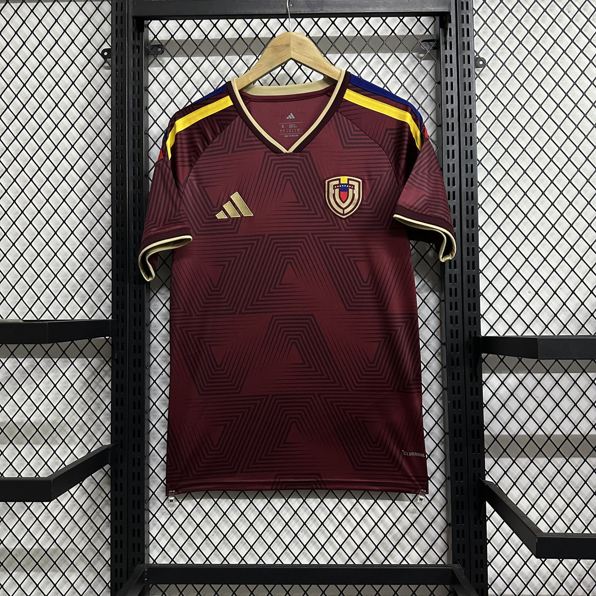 Venezuela 26/27 Home Kit – image 1