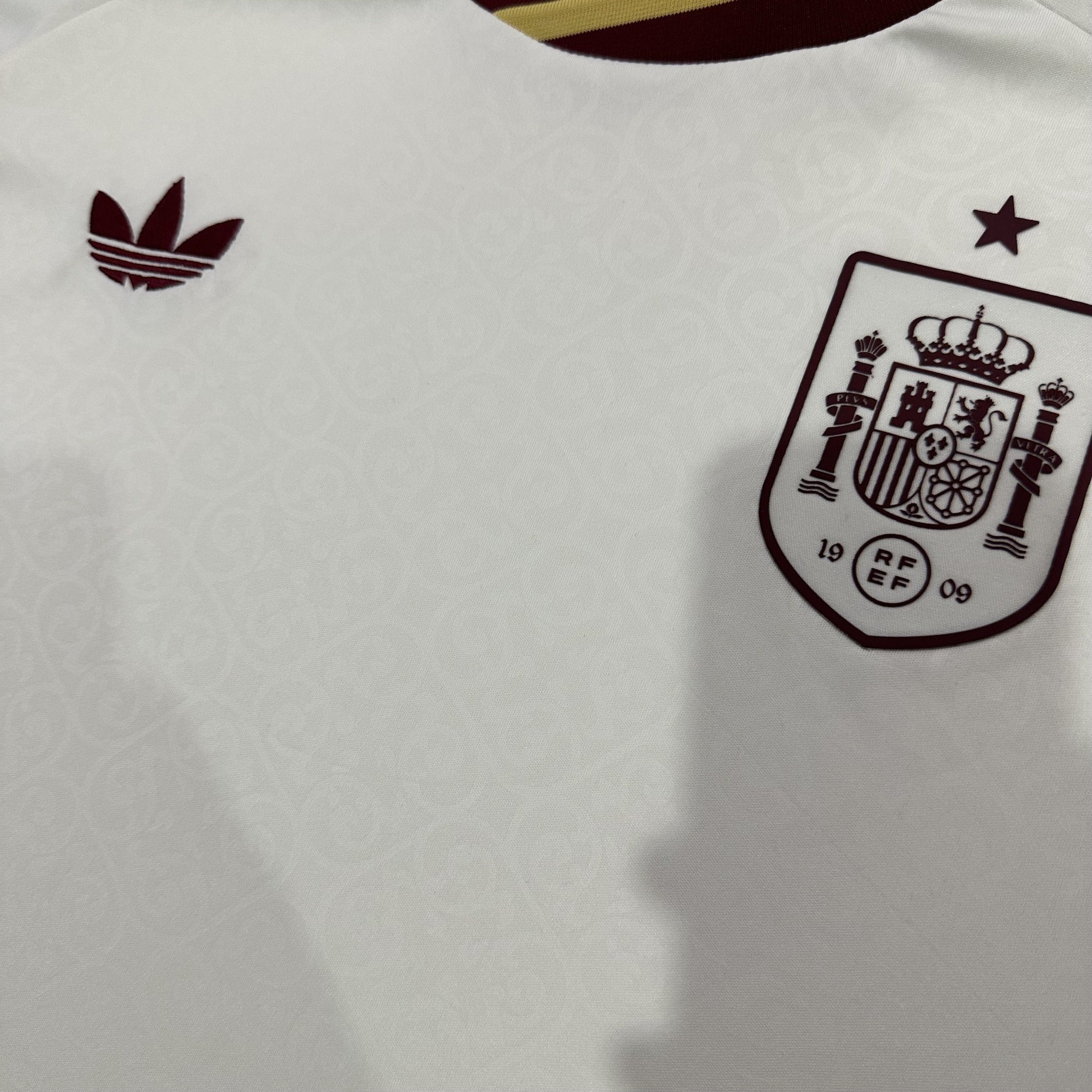 Spain 26/27 Away Kit – image 4