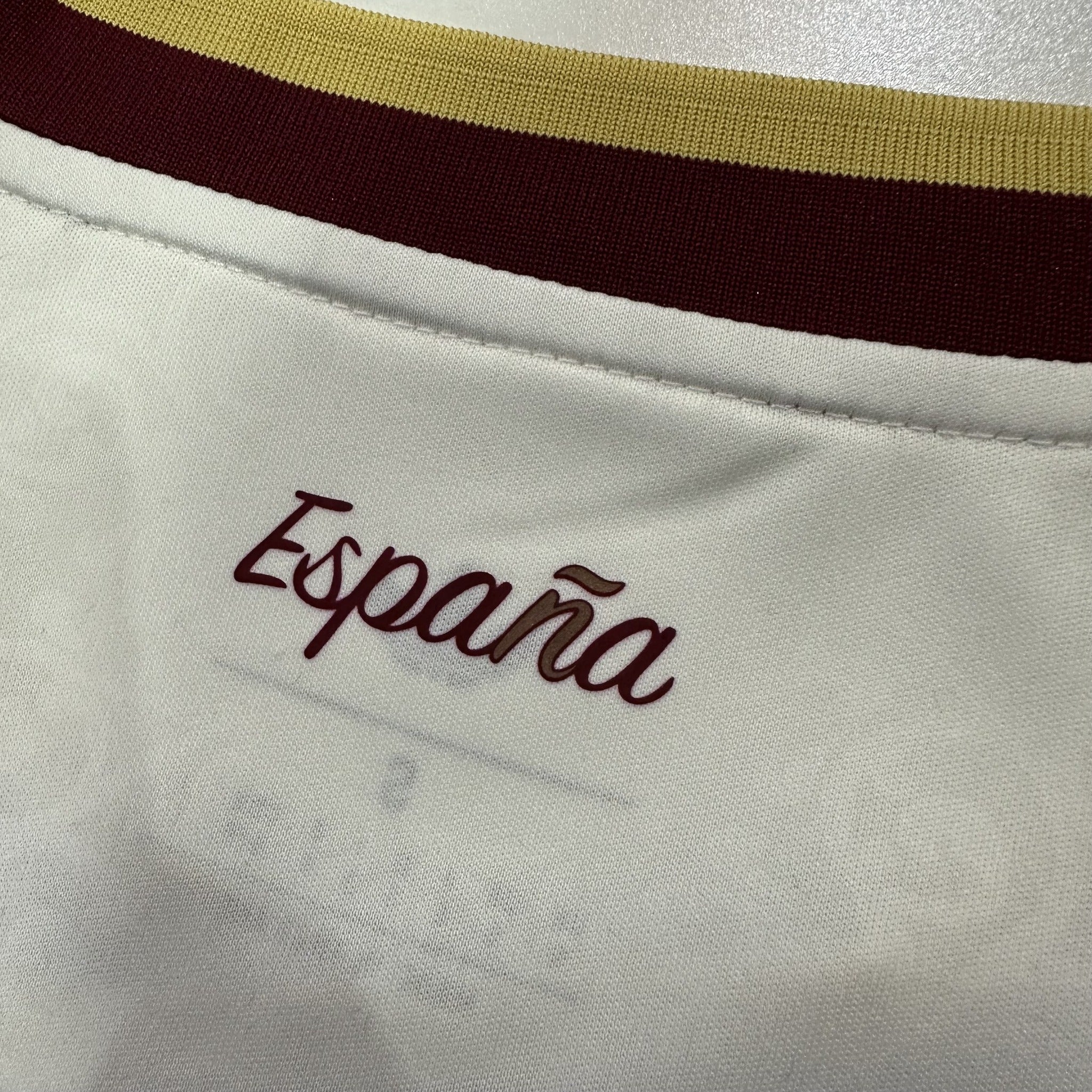 Spain 26/27 Away Kit – image 8