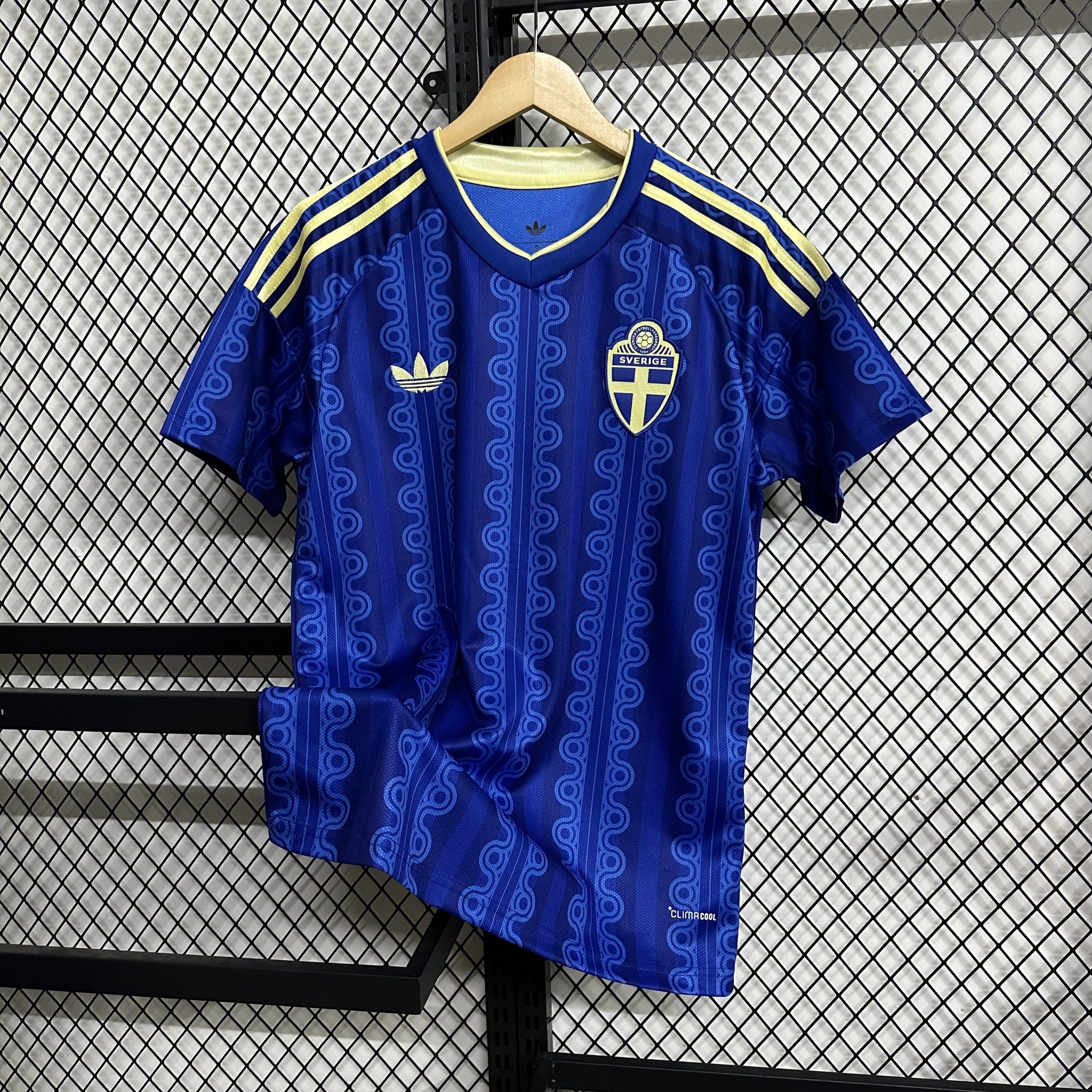 Sweden 26/27 Away Kit – image 3
