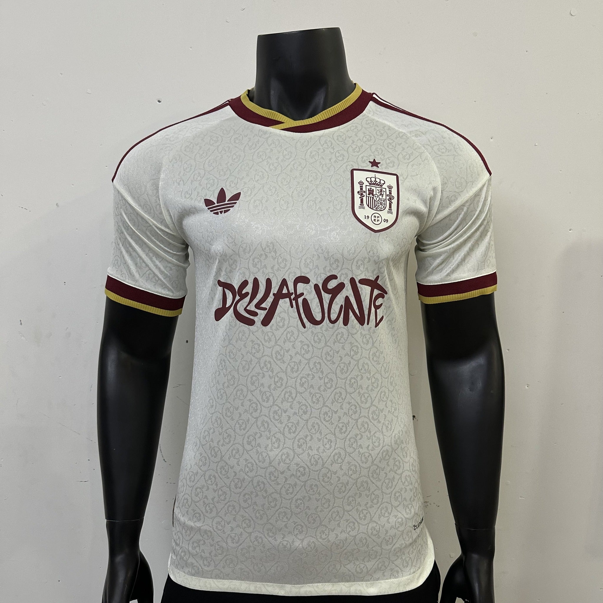 Spain Player 26/27 Away Sponsor Variant Kit – image 3