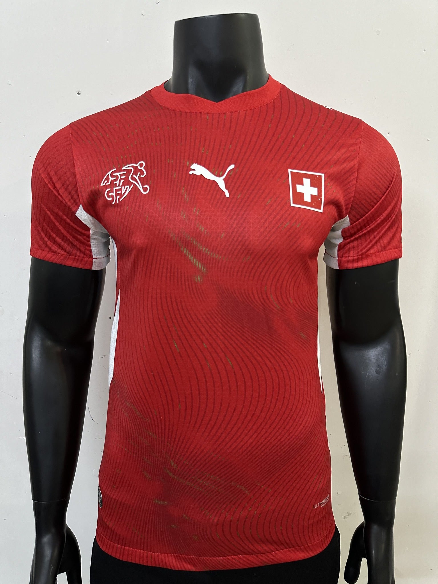 Switzerland Player 26/27 Home Kit – image 1