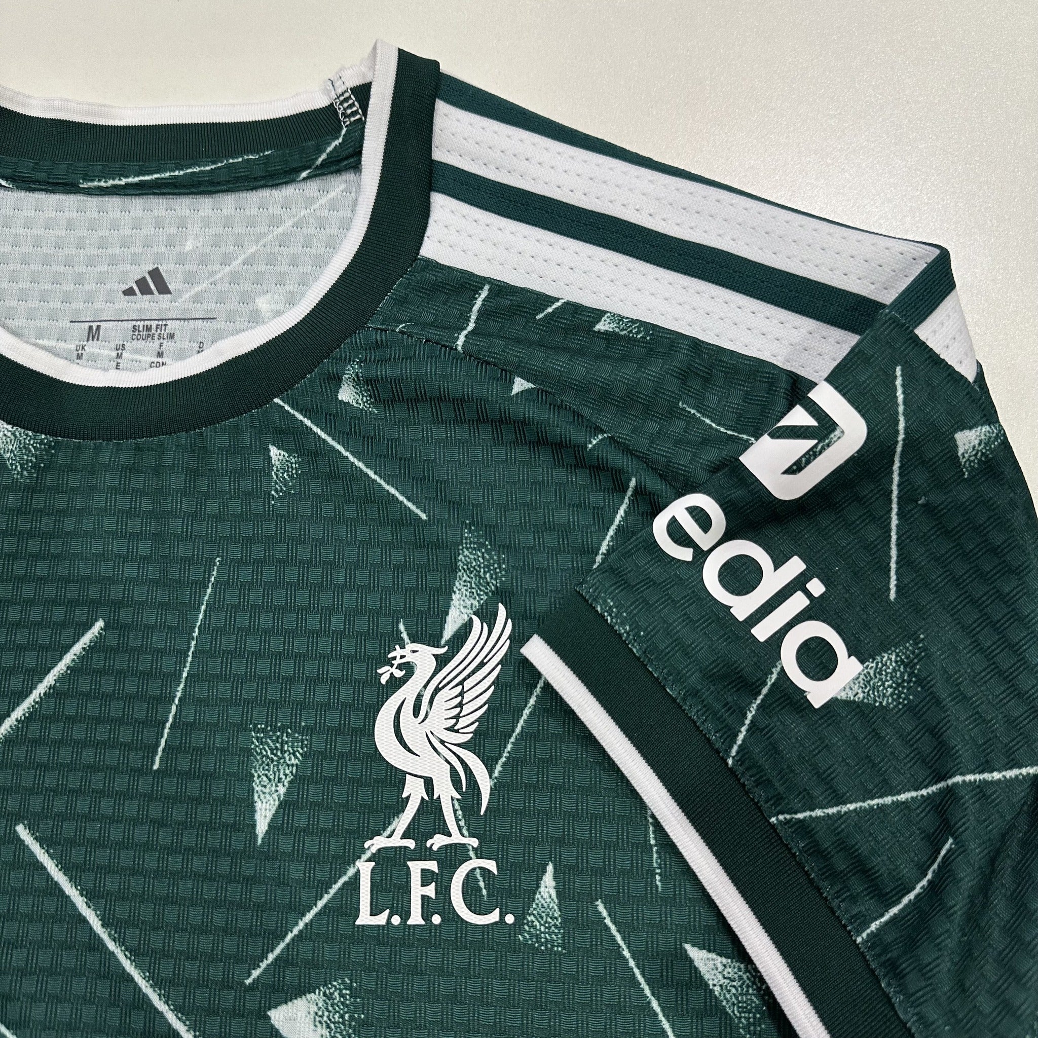 Liverpool Player 26/27 Green Special Edition Kit – image 9