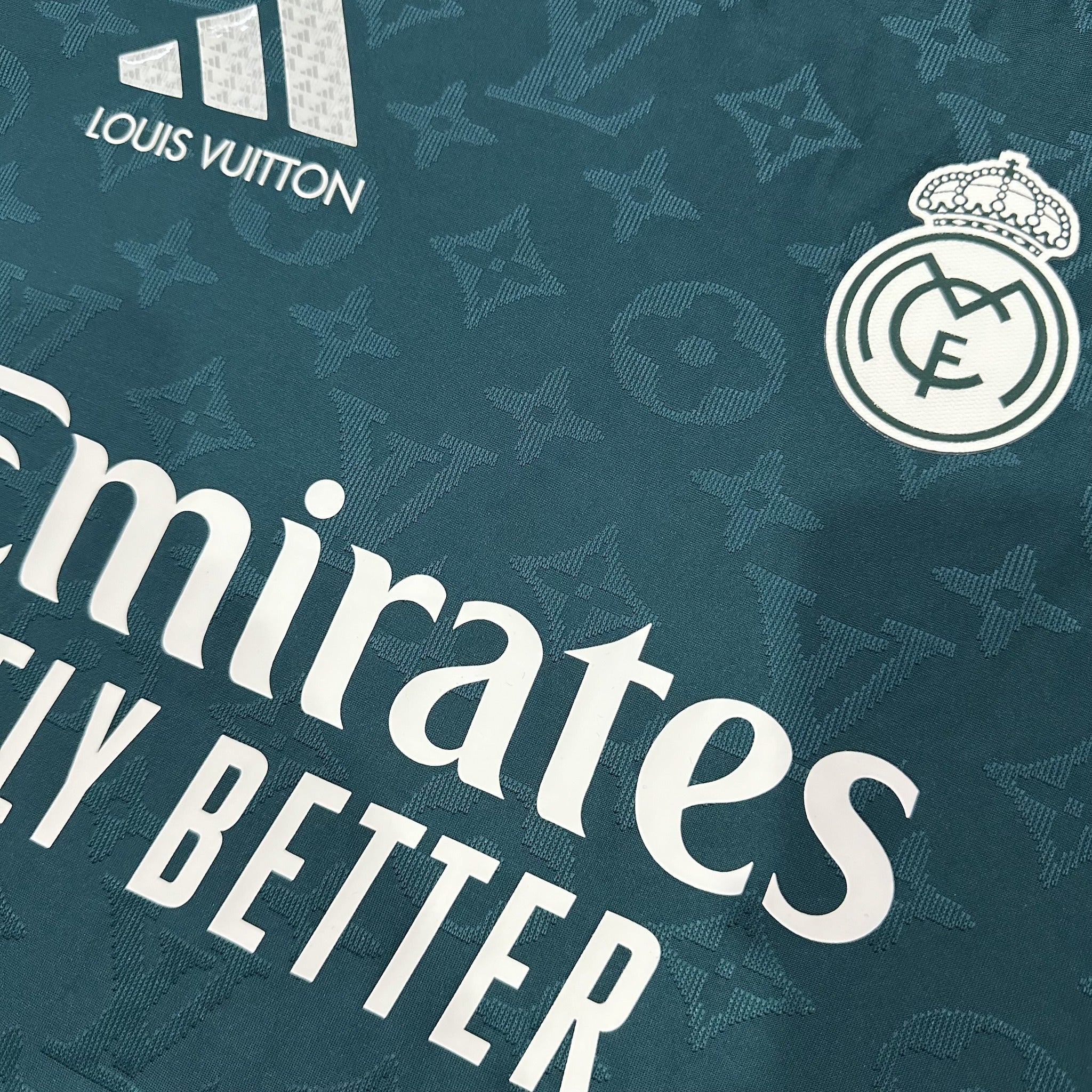 Real Madrid Player 26/27 Green Special Edition Kit – image 5