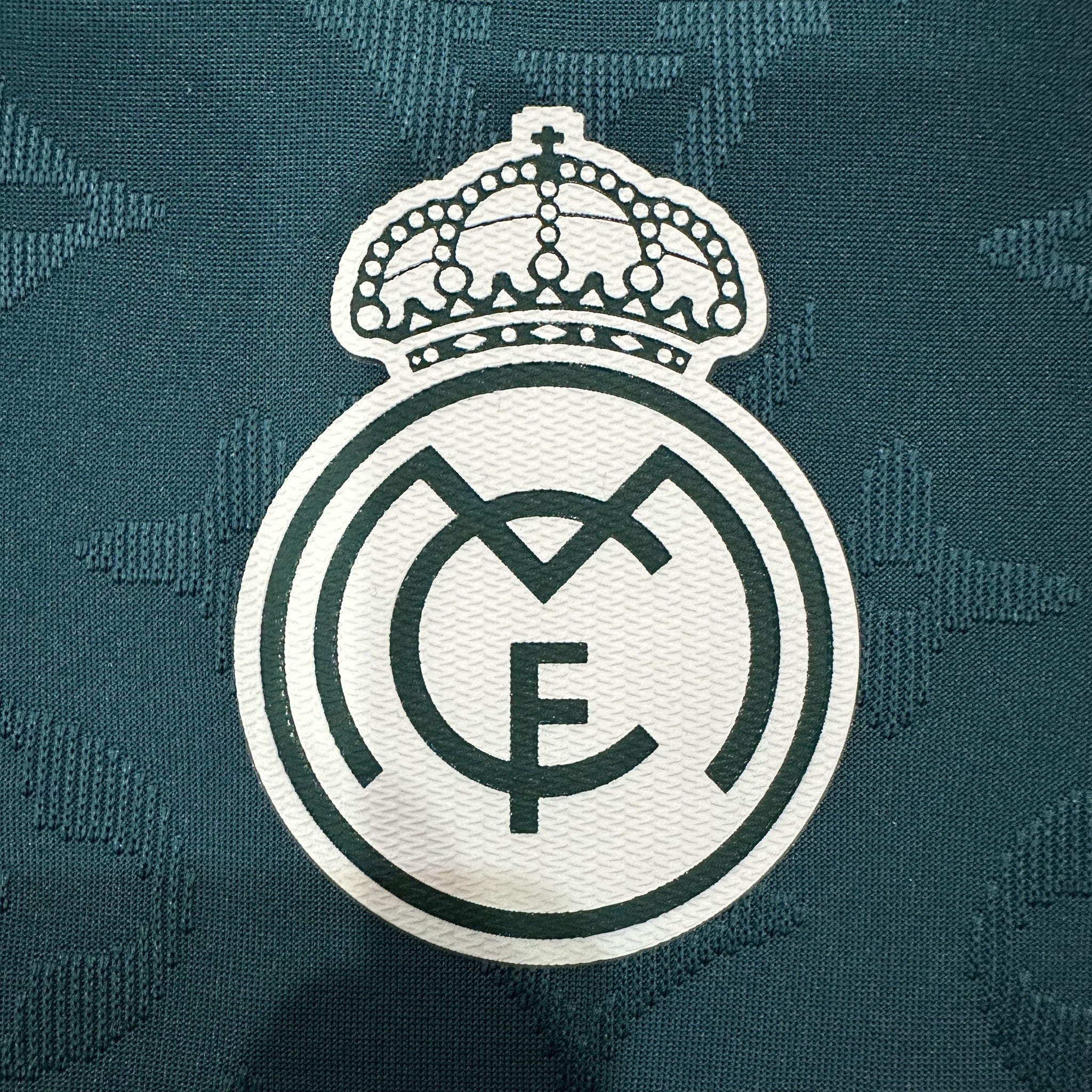 Real Madrid Player 26/27 Green Special Edition Kit – image 6