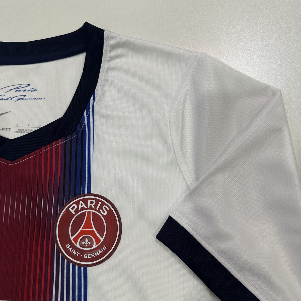 Paris Saint-Germain 26/27 Away Kit – image 9